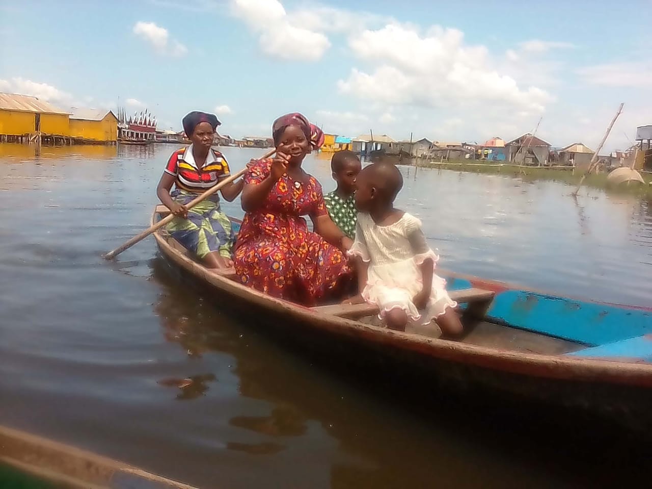 Scène de vie sur l'eau